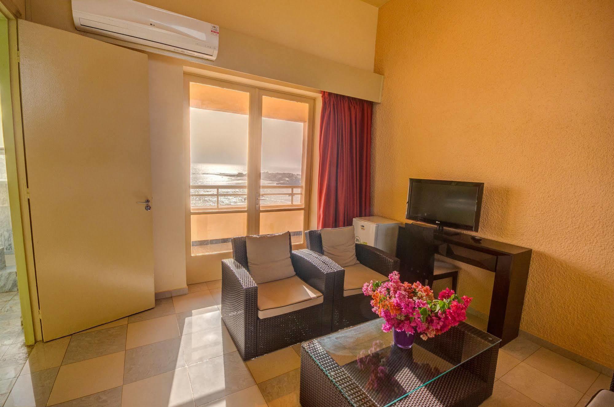 Ngor Diarama Hotel Dakar Exterior photo